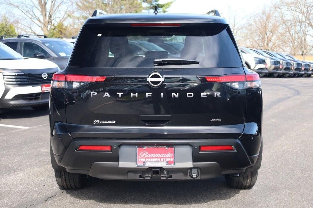 2026 Nissan Pathfinder SV