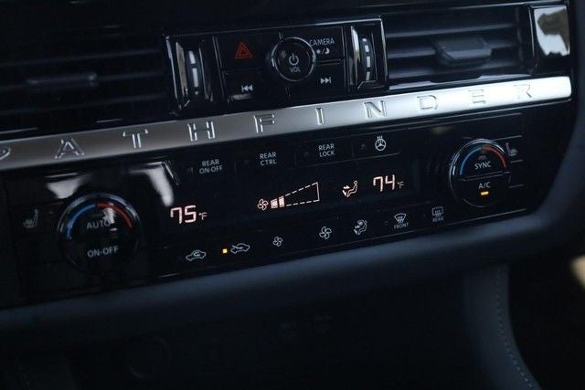 2026 Nissan Pathfinder SV