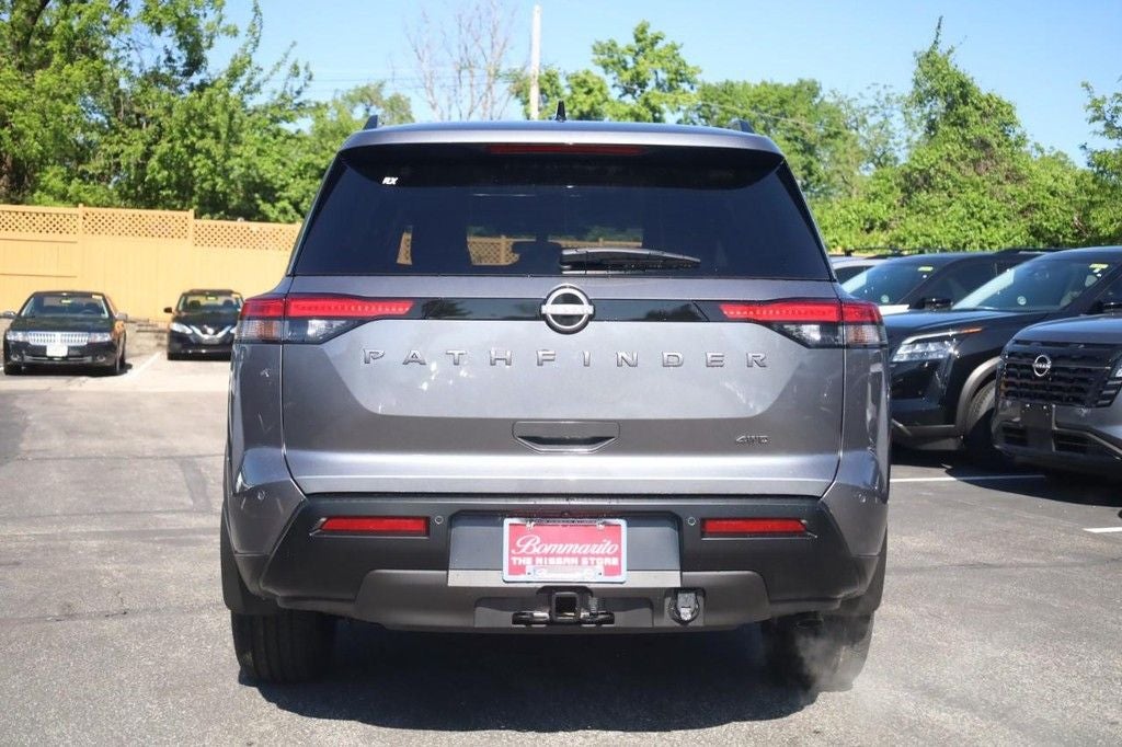 2026 Nissan Pathfinder SV