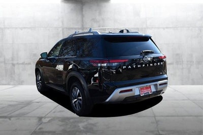 2024 Nissan Pathfinder SL
