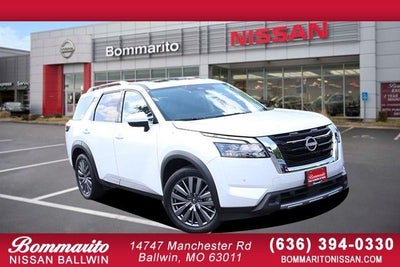 2025 Nissan Pathfinder SL
