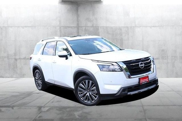 2025 Nissan Pathfinder SL