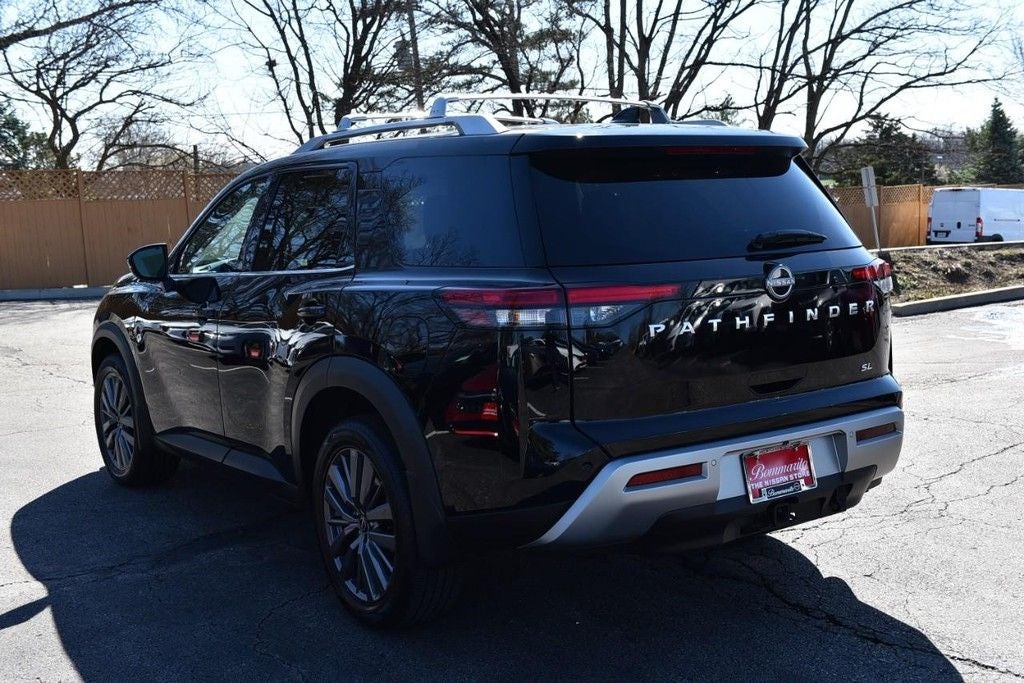 2025 Nissan Pathfinder SL