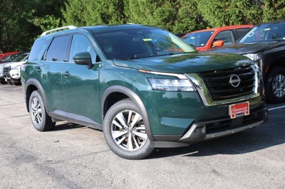2022 Nissan Pathfinder SL