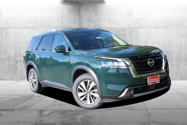 2022 Nissan Pathfinder SL