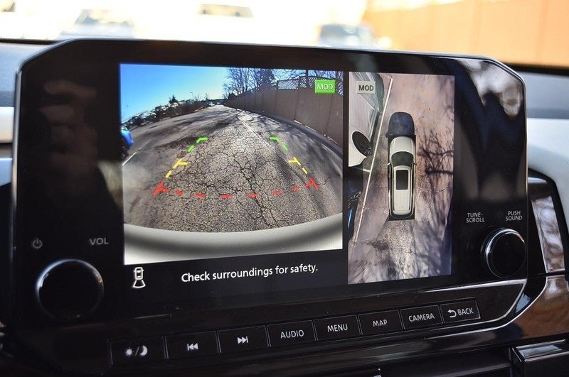 2023 Nissan Pathfinder SL