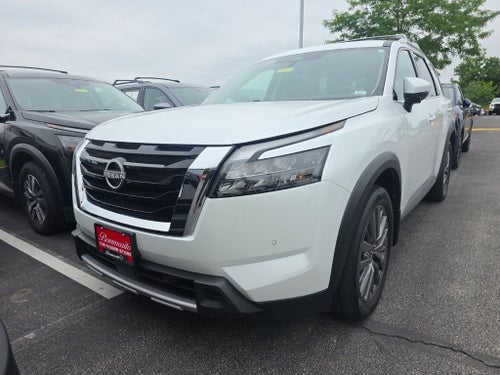 2025 Nissan Pathfinder SL