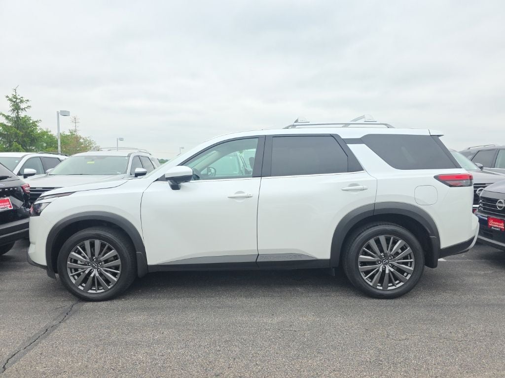 2025 Nissan Pathfinder SL