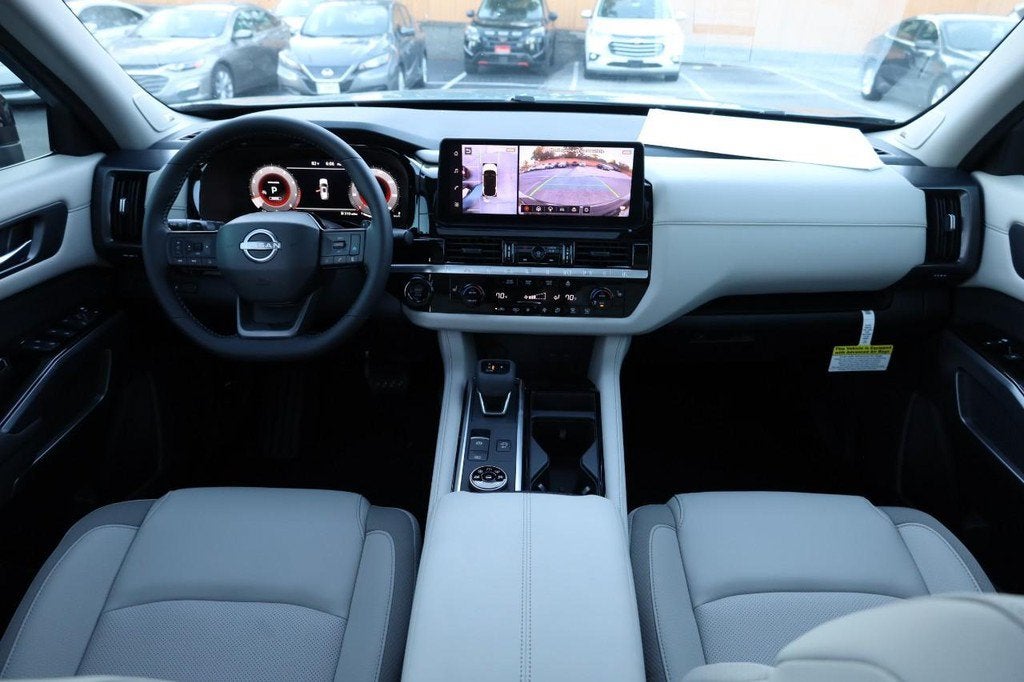 2026 Nissan Pathfinder SL
