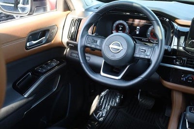 2025 Nissan Pathfinder Platinum