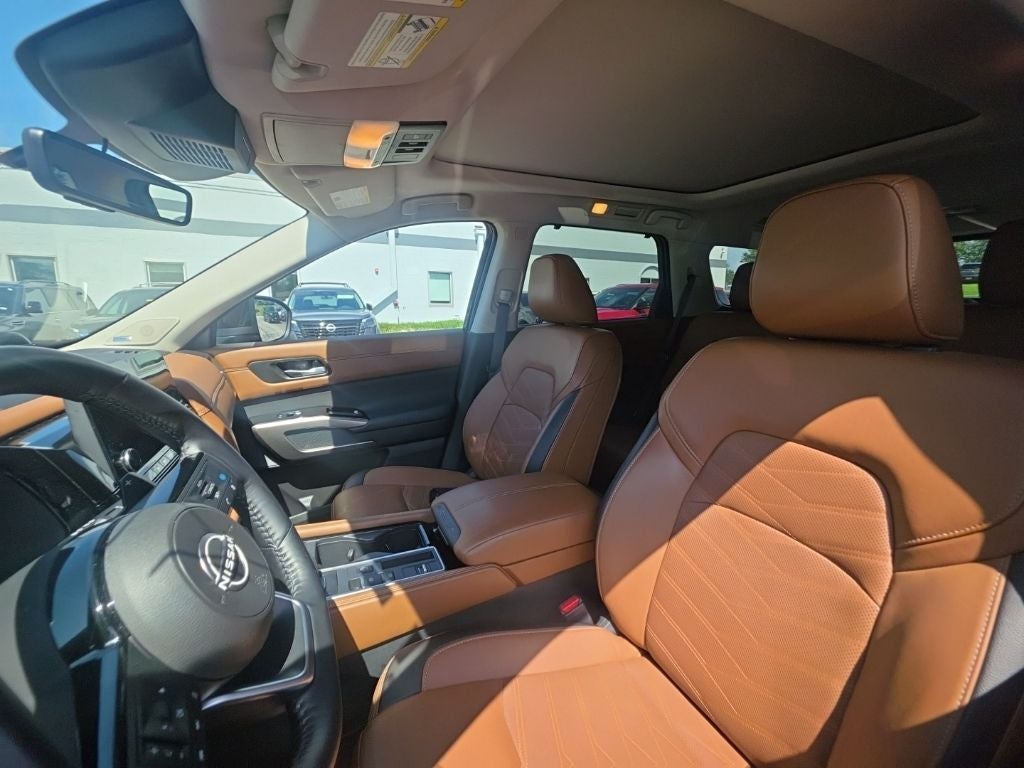 2025 Nissan Pathfinder Platinum