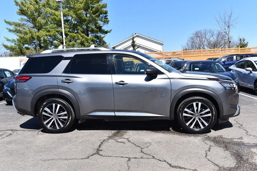 2023 Nissan Pathfinder Platinum 4WD [MotorTrend Certified]
