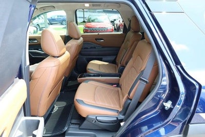 2025 Nissan Pathfinder Platinum