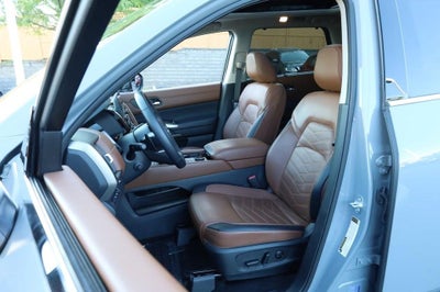 2025 Nissan Pathfinder Platinum