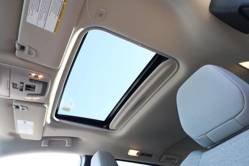 2025 Toyota Sienna LE AWD Plus Package [8 Passenger]