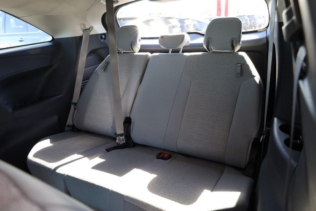 2025 Toyota Sienna LE AWD Plus Package [8 Passenger]