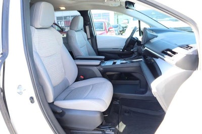 2025 Toyota Sienna LE AWD Plus Package [8 Passenger]