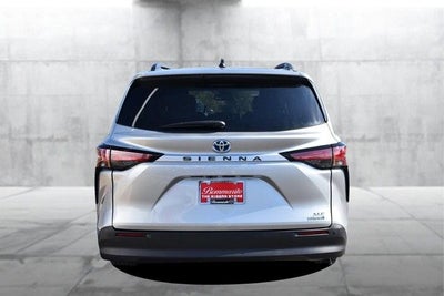 2021 Toyota Sienna XLE 8 Passenger