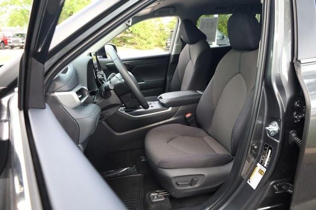 2025 Toyota Highlander LE