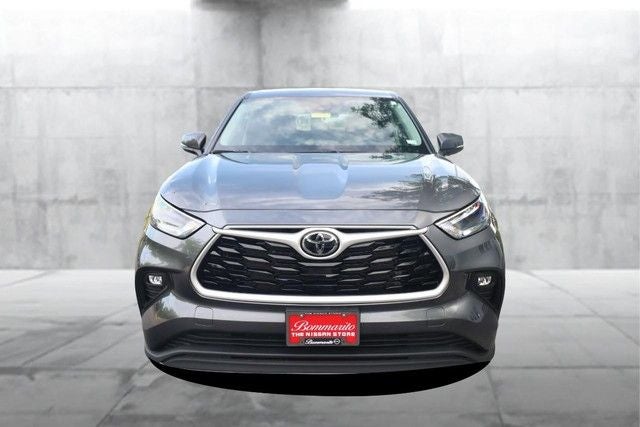 2025 Toyota Highlander LE