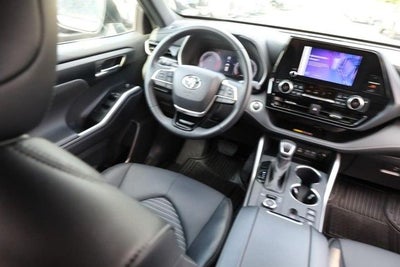 2025 Toyota Highlander XSE