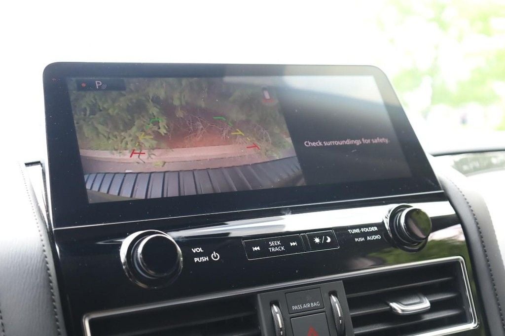 2024 Nissan Armada SV