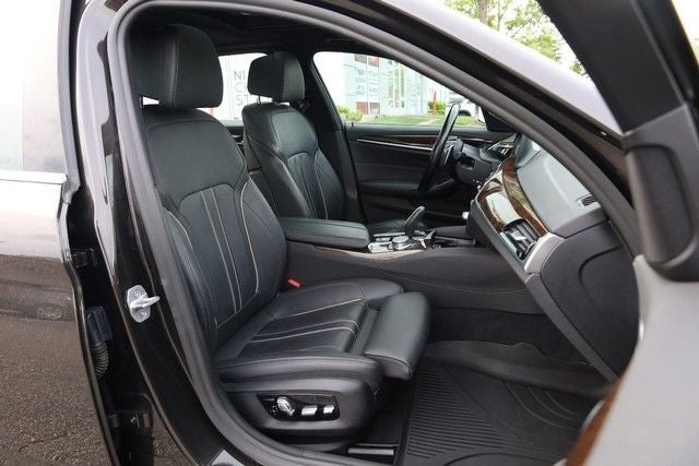 2019 BMW 5 Series 530i xDrive Luxury Package [MotorTrend Certified]
