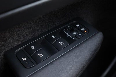 2023 Volvo XC40 Ultimate