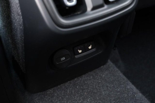 2023 Volvo XC40 Ultimate