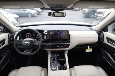 2025 Nissan Pathfinder SL