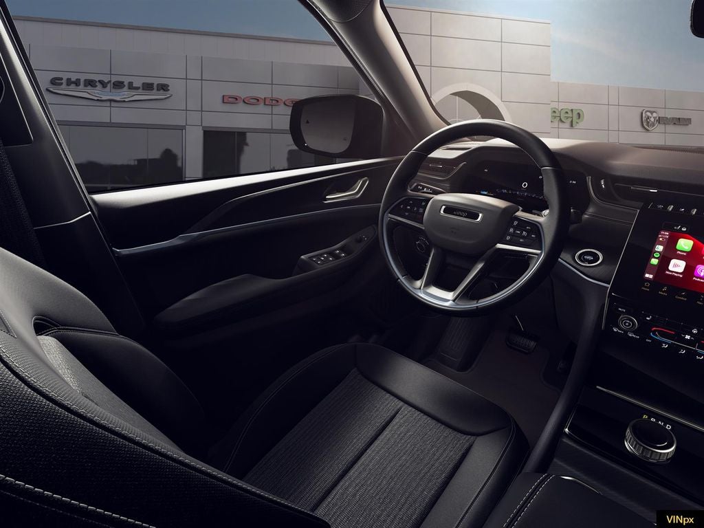 2026 Jeep Grand Cherokee Laredo