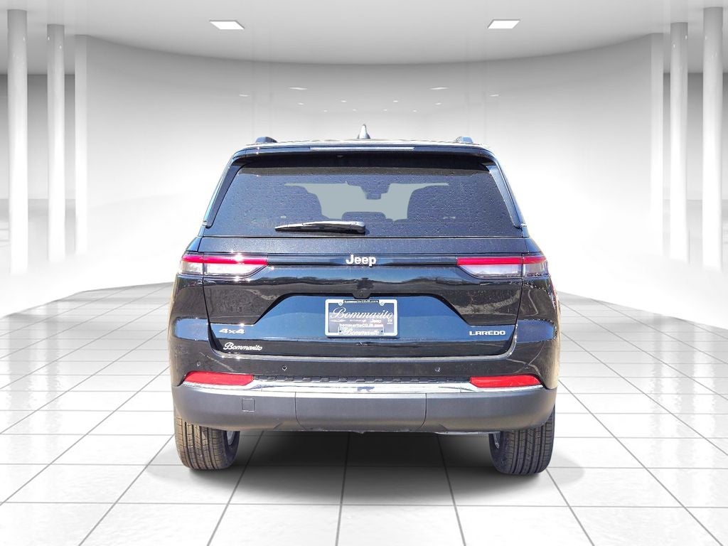 2026 Jeep Grand Cherokee Laredo