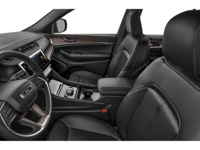 2027 Jeep Grand Cherokee Laredo X