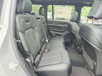 2027 Jeep Grand Cherokee Limited Reserve