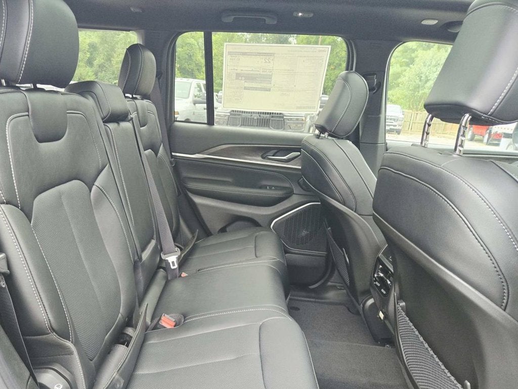 2027 Jeep Grand Cherokee Limited Reserve