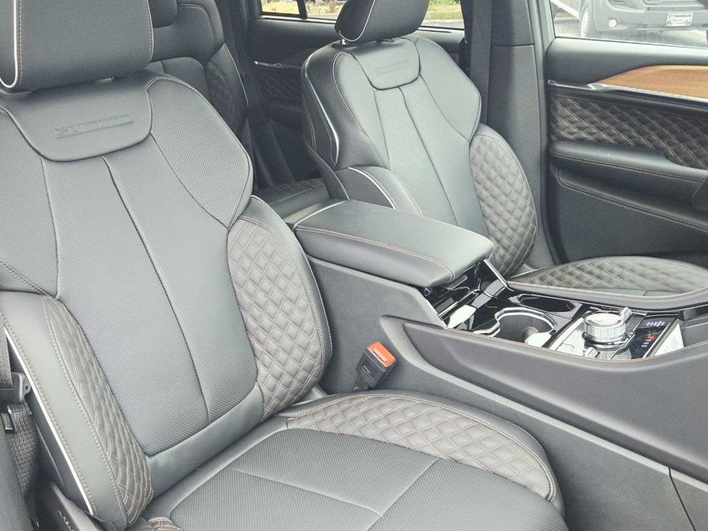 2027 Jeep Grand Cherokee Summit
