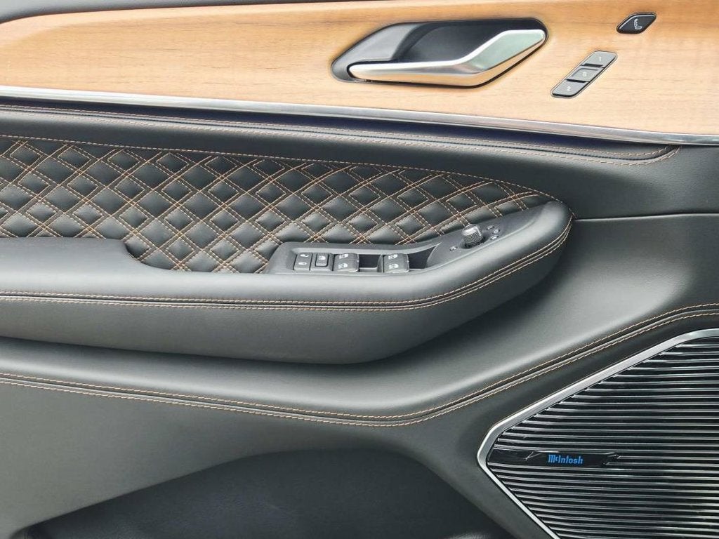 2027 Jeep Grand Cherokee Summit
