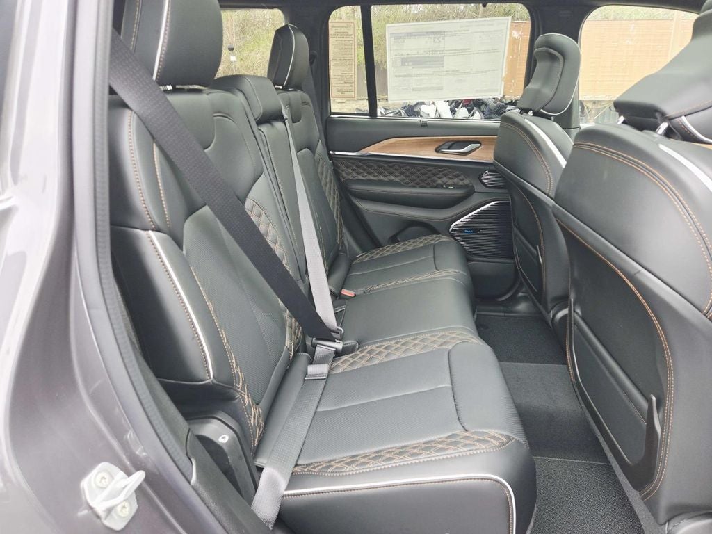 2026 Jeep Grand Cherokee Summit