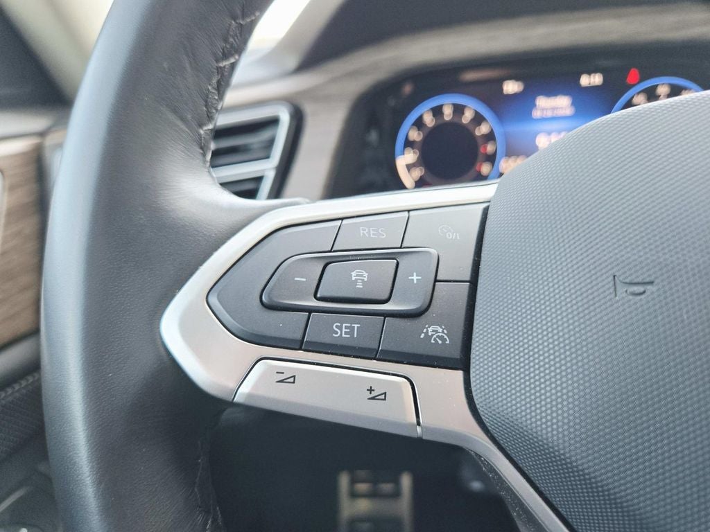 2024 Volkswagen Atlas 2.0T SEL Premium R-Line