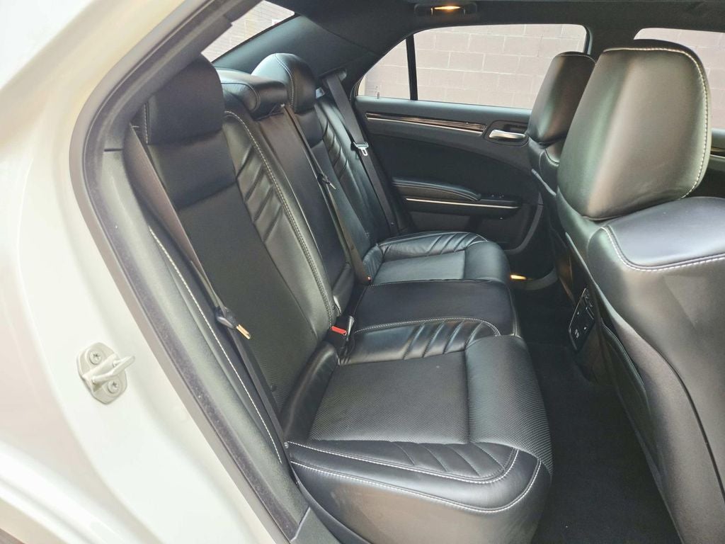 2023 Chrysler 300 C