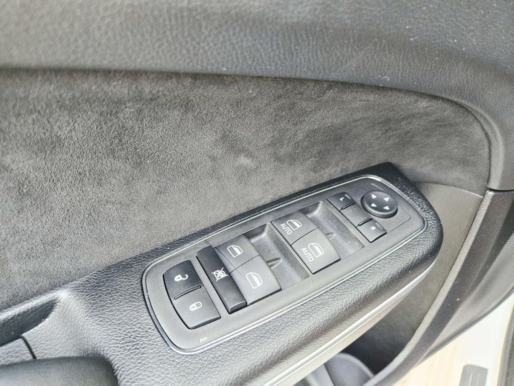 2023 Chrysler 300 C