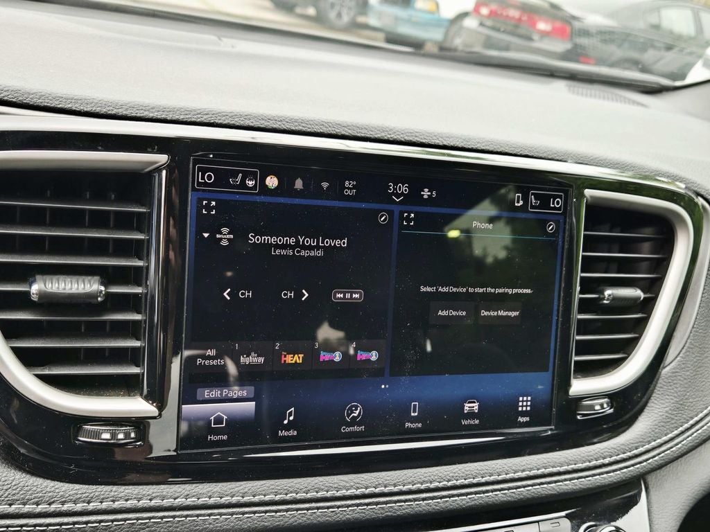 2025 Chrysler Pacifica Select