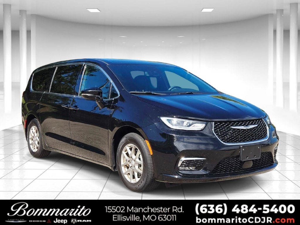 2025 Chrysler Pacifica Select