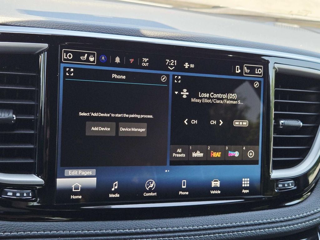 2026 Chrysler Pacifica Select