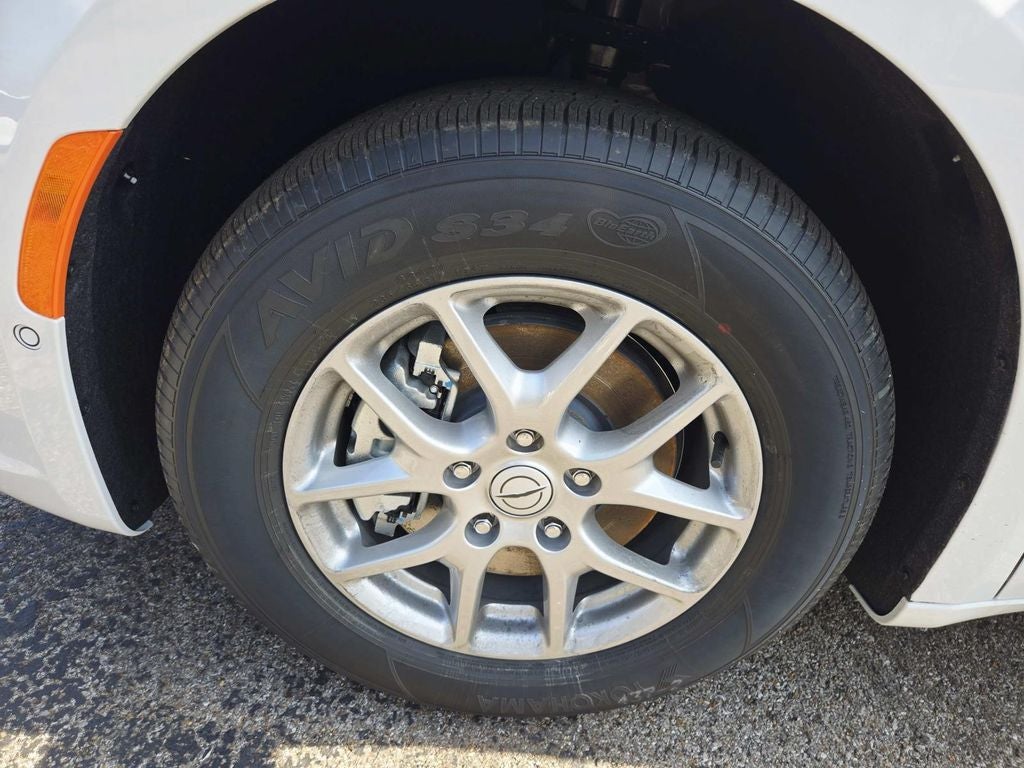 2026 Chrysler Pacifica Select