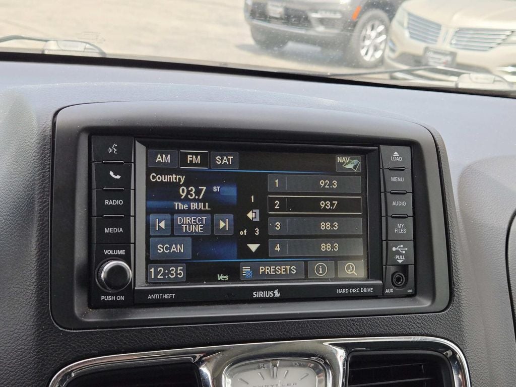2014 Chrysler Town & Country Touring-L