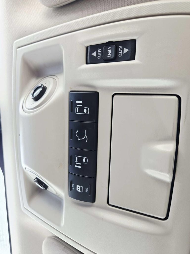 2014 Chrysler Town & Country Touring-L
