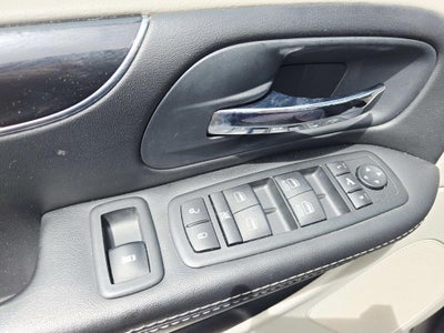 2014 Chrysler Town & Country Touring-L