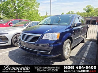 2014 Chrysler Town &amp; Country Touring-L