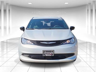 2026 Chrysler Voyager LX